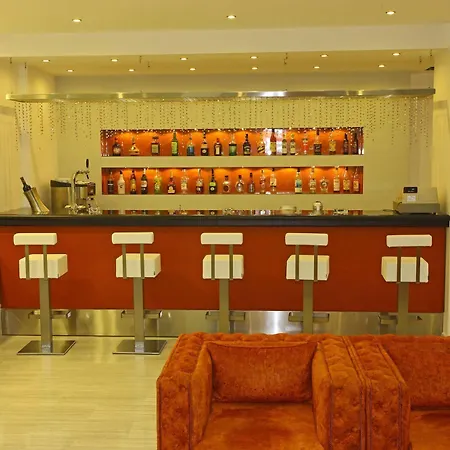 Olympic Palladium 3* העיירה רתימנו
